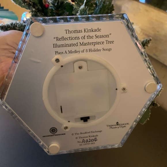 THE BRADFORD EXCHANGE, Thomas Kinkade, pre lit flocked, table top Christmas tree - Picture 10 of 10